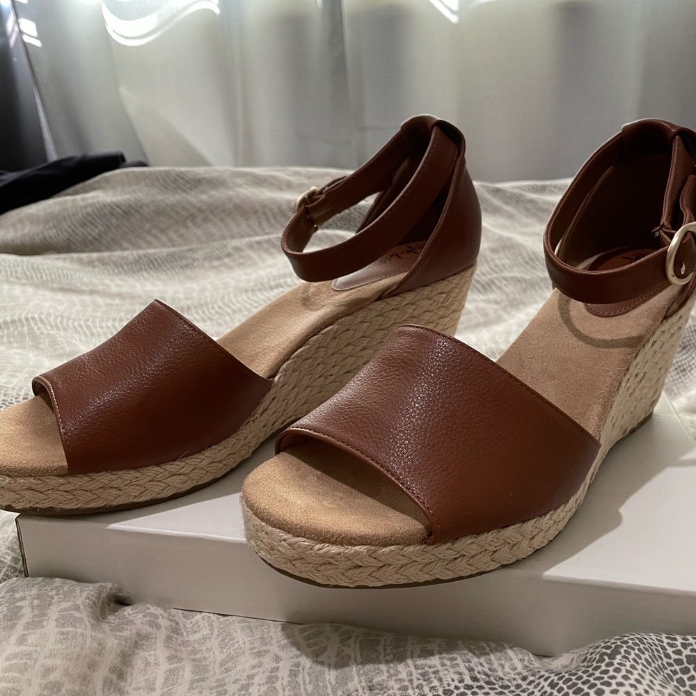 Womens wedge sandal